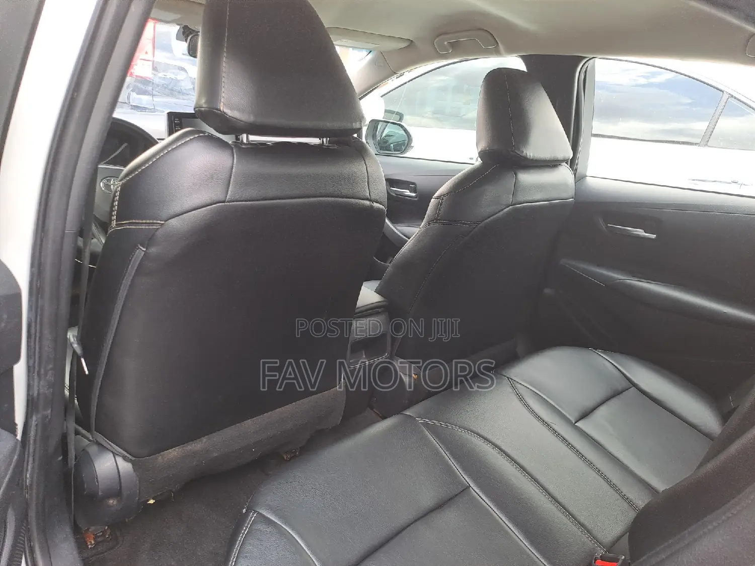 Toyota Corolla LE 2021 White