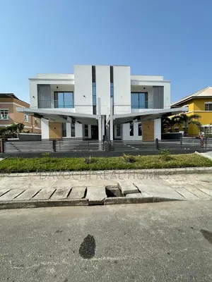 4bdrm Duplex in Chevron Drive, Lekki for sale