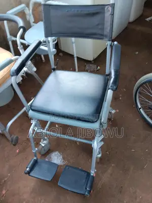 Commod Potty Wheelchair