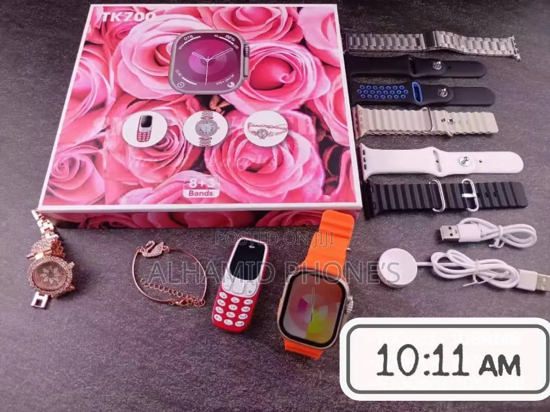 Smart Watch With Gold Bracelet