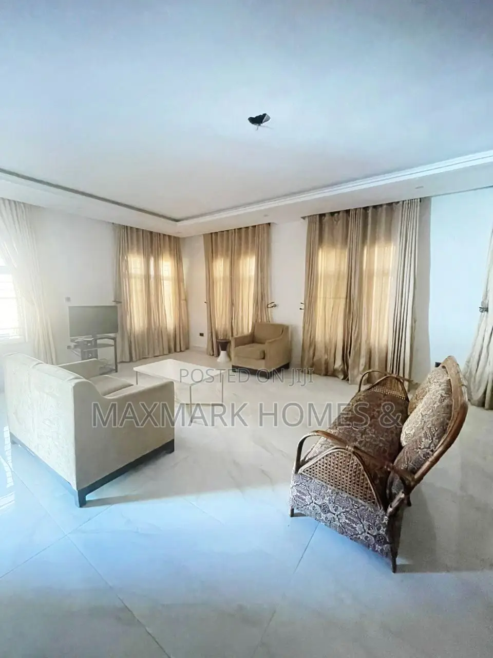 5bdrm Duplex in Jakande Lekki for rent