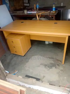 King Chair Wait 5 Ft Table