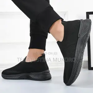 Easy Wears Sneakers