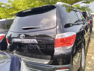 Toyota Highlander 3.5L 4WD 2013 Black