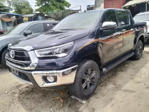 New Toyota Hilux 2022 Gray