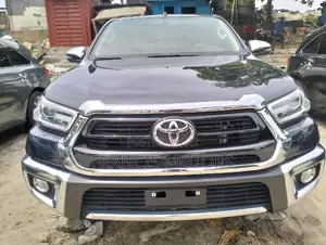 New Toyota Hilux 2022 Gray