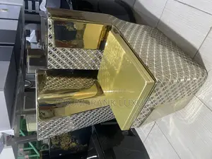 High-Quality Gold W C