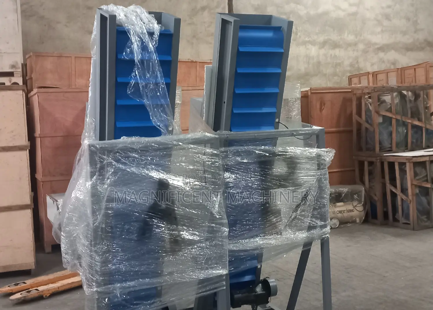 Automatic Pet Bottles Blowing Machine With Conveyor