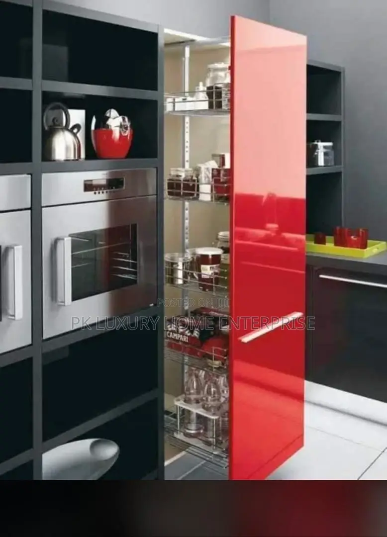 Center Pull Out Pantry