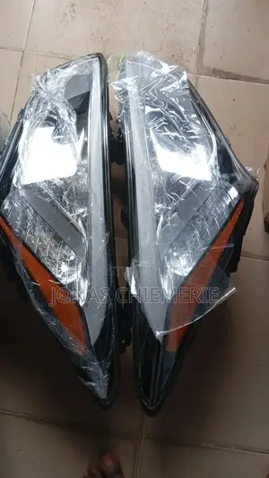 Head Light Hyundai Santafe 2013