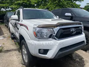 Toyota Tacoma 2015 White