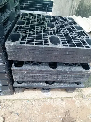 Plastic Pallets for Water and Foodstuffs Storage
