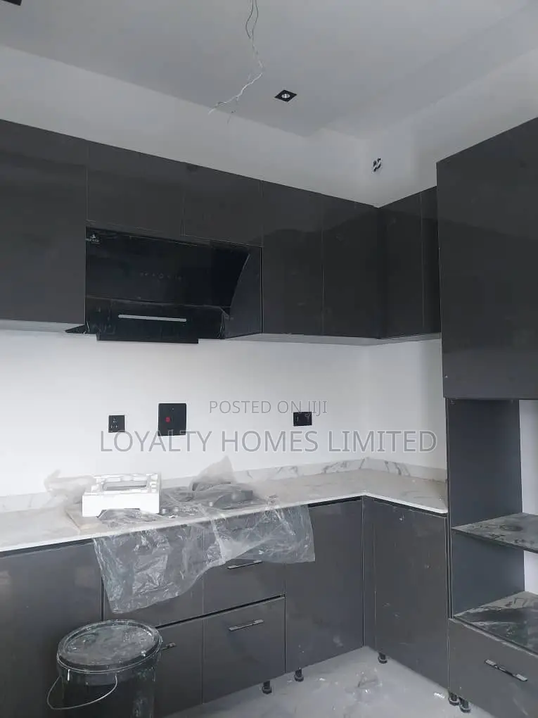 4bdrm Duplex in Obafemi-Owode for sale