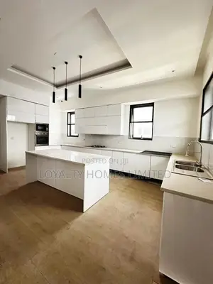 5bdrm Duplex in Lekki for sale
