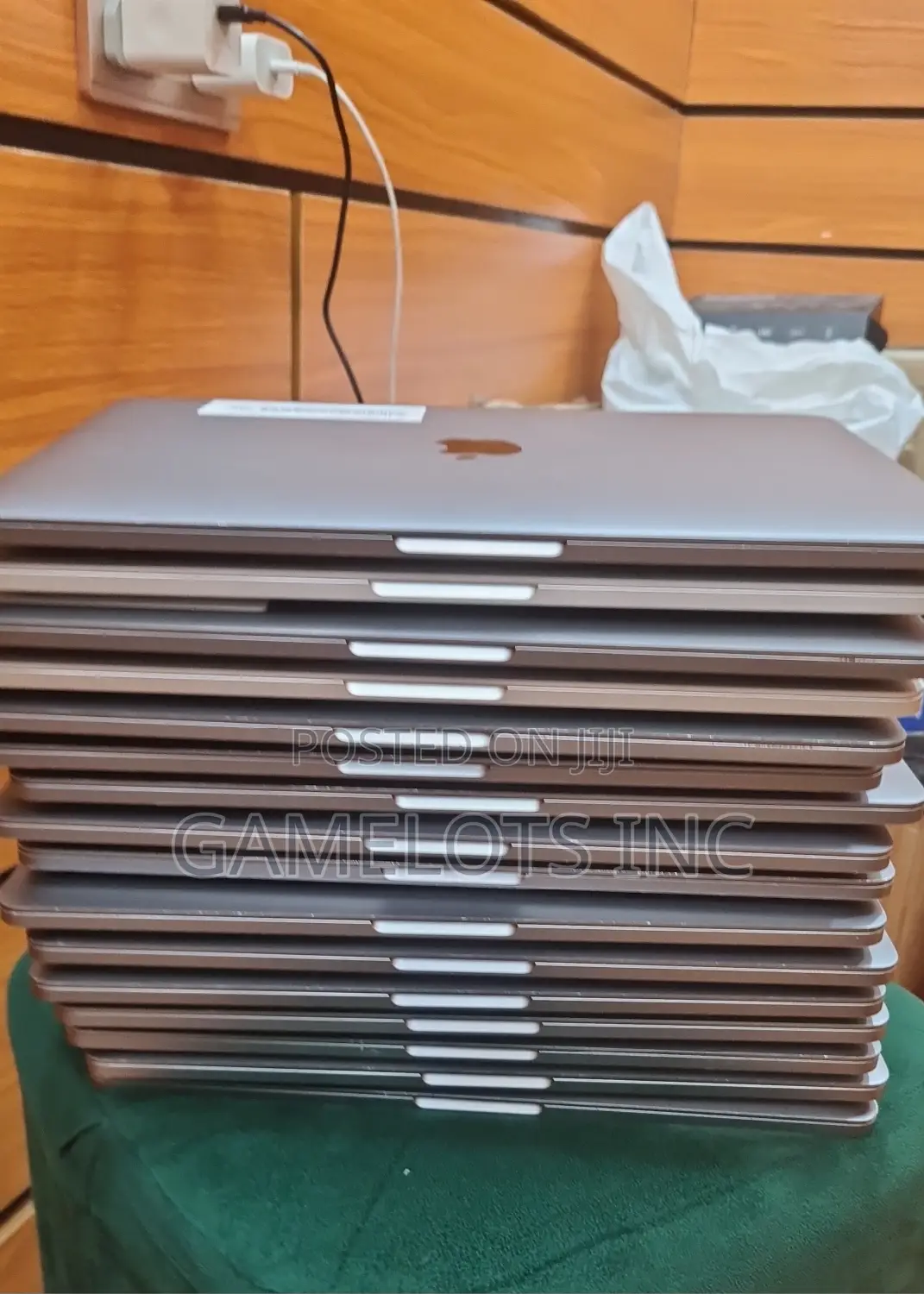 Laptop Apple MacBook Pro 2020 16GB Intel Core i5 SSD 512GB