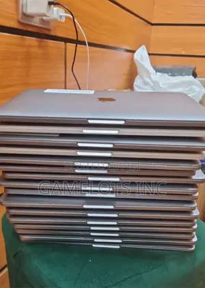 Laptop Apple MacBook Pro 2020 16GB Intel Core i5 SSD 512GB