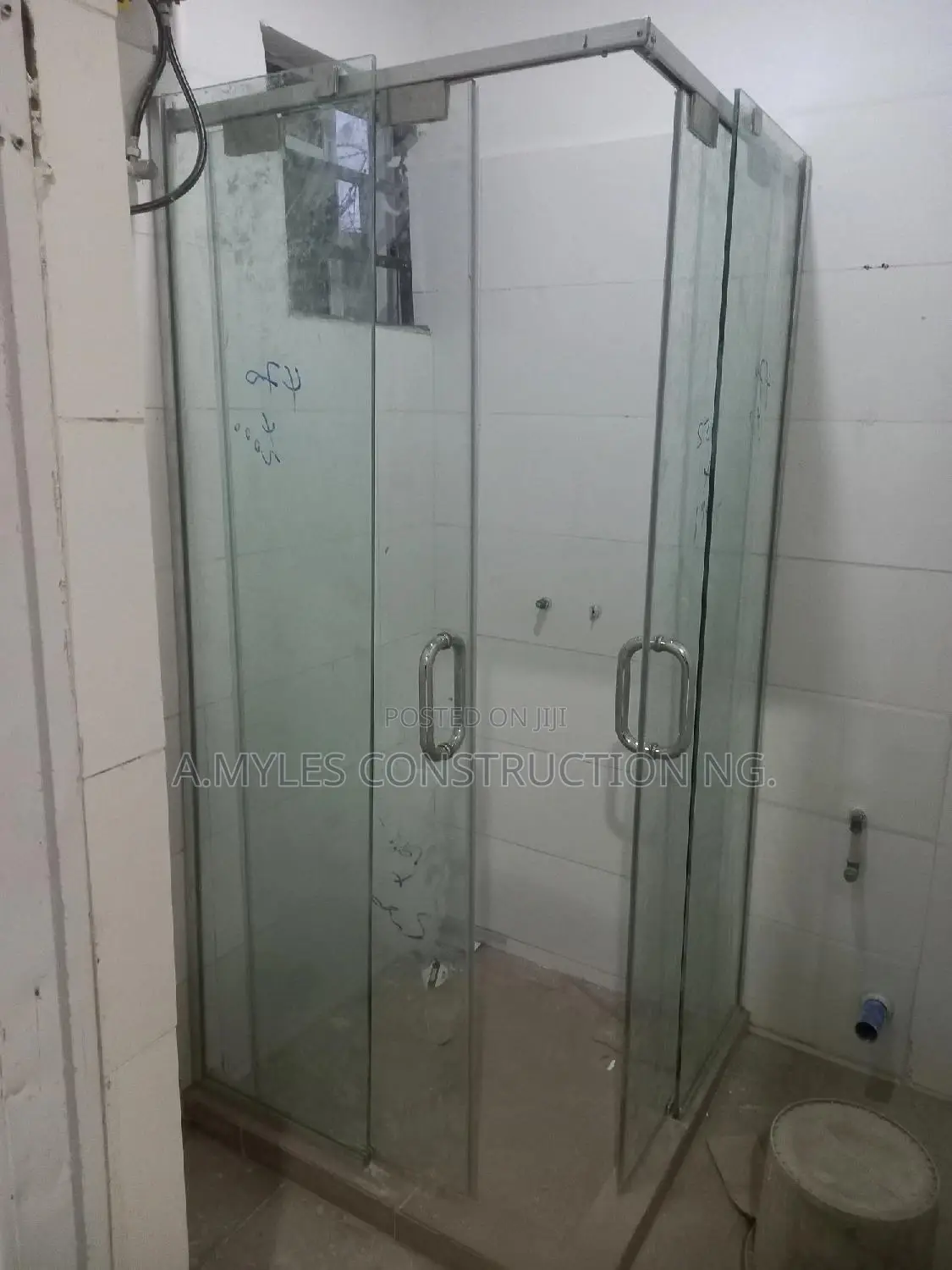 Angle Shower Cubicles