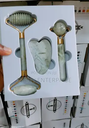 Face Roller Jade Massaging Tool And Gua Sha Scraping Massage