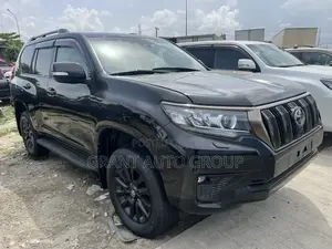 Toyota Land Cruiser Prado 2022 Black