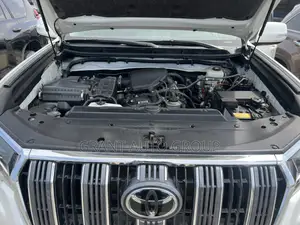 Toyota Land Cruiser Prado 2022 White