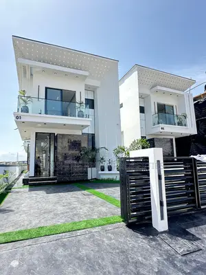 5bdrm Duplex in Chevron for sale