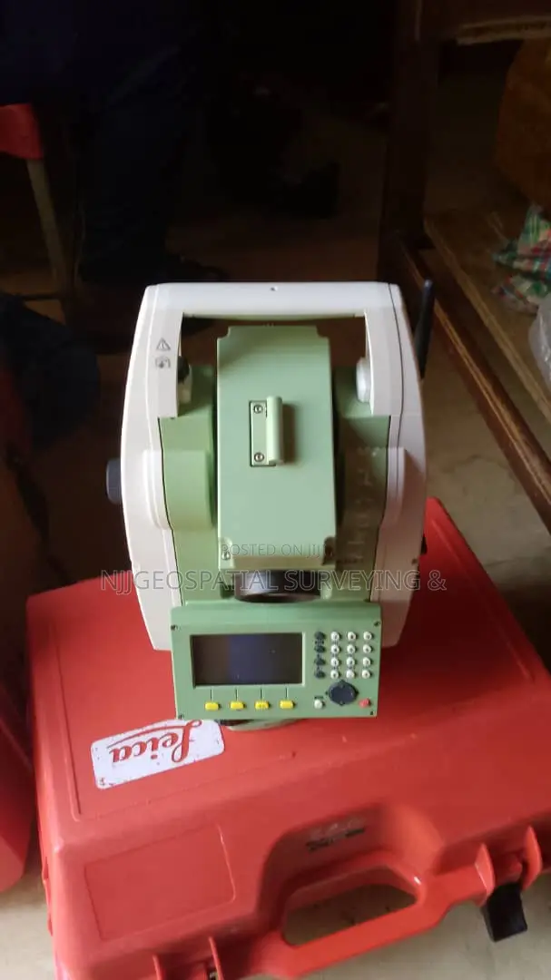 Leica Ts06 Power R400 5" Least Count With Accessories