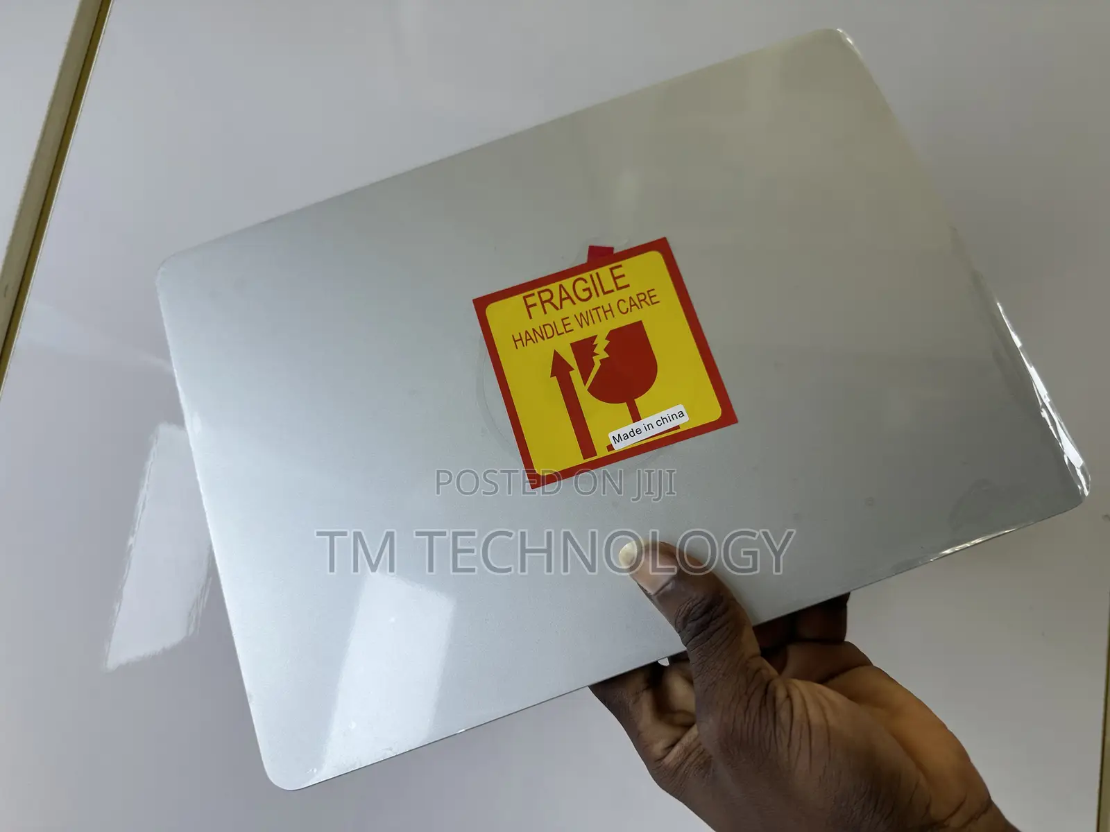 Macbook Screen