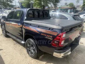Toyota Hilux 2021 Black