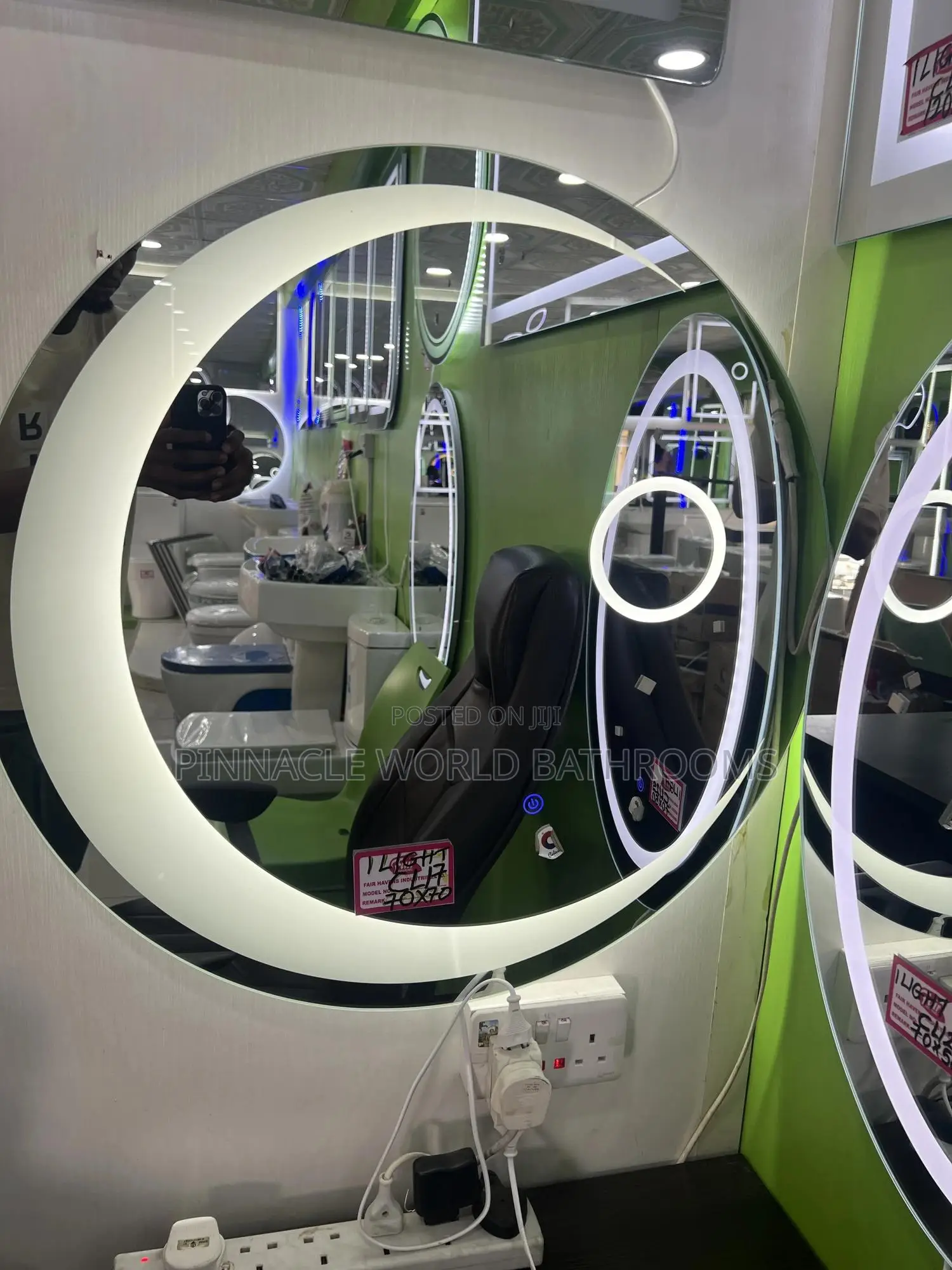 Single Light Moon LED Mirror 002