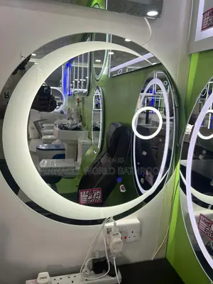 Single Light Moon LED Mirror 002