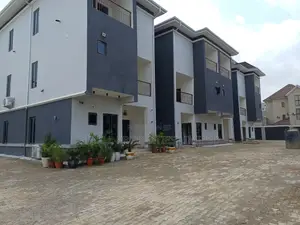 5bdrm Townhouse/Terrace in Jahi for sale