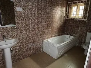 3bdrm Block of Flats in Wuye for rent
