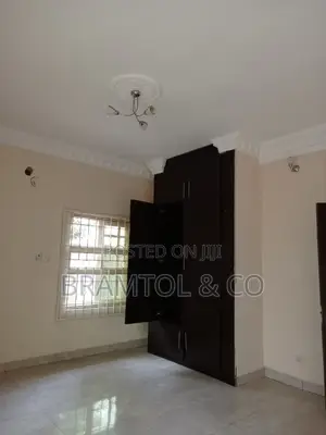 3bdrm Block of Flats in Wuye for rent