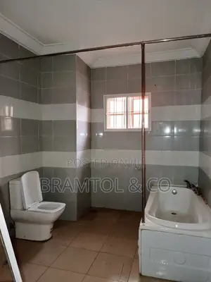 3bdrm Townhouse / Terrace in With Bq, Wuye for rent