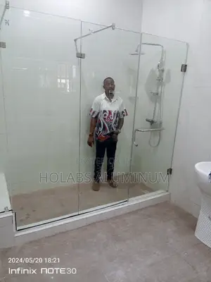 Cubicle Bath With Plan 10 Mm Toug