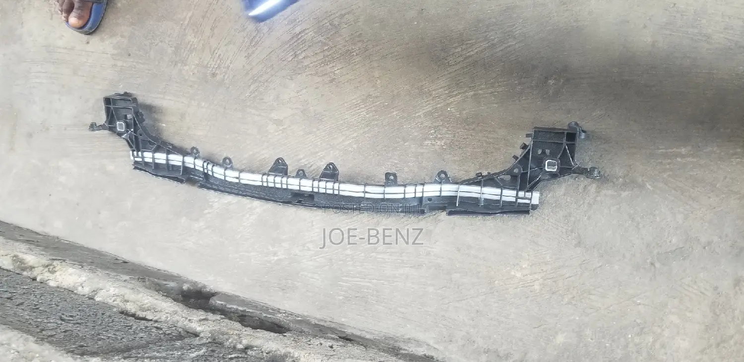 C300 2017 Front Bumper Support