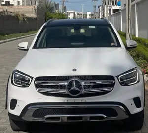 GLC300 2020 Follow Come Front Bumper Grill