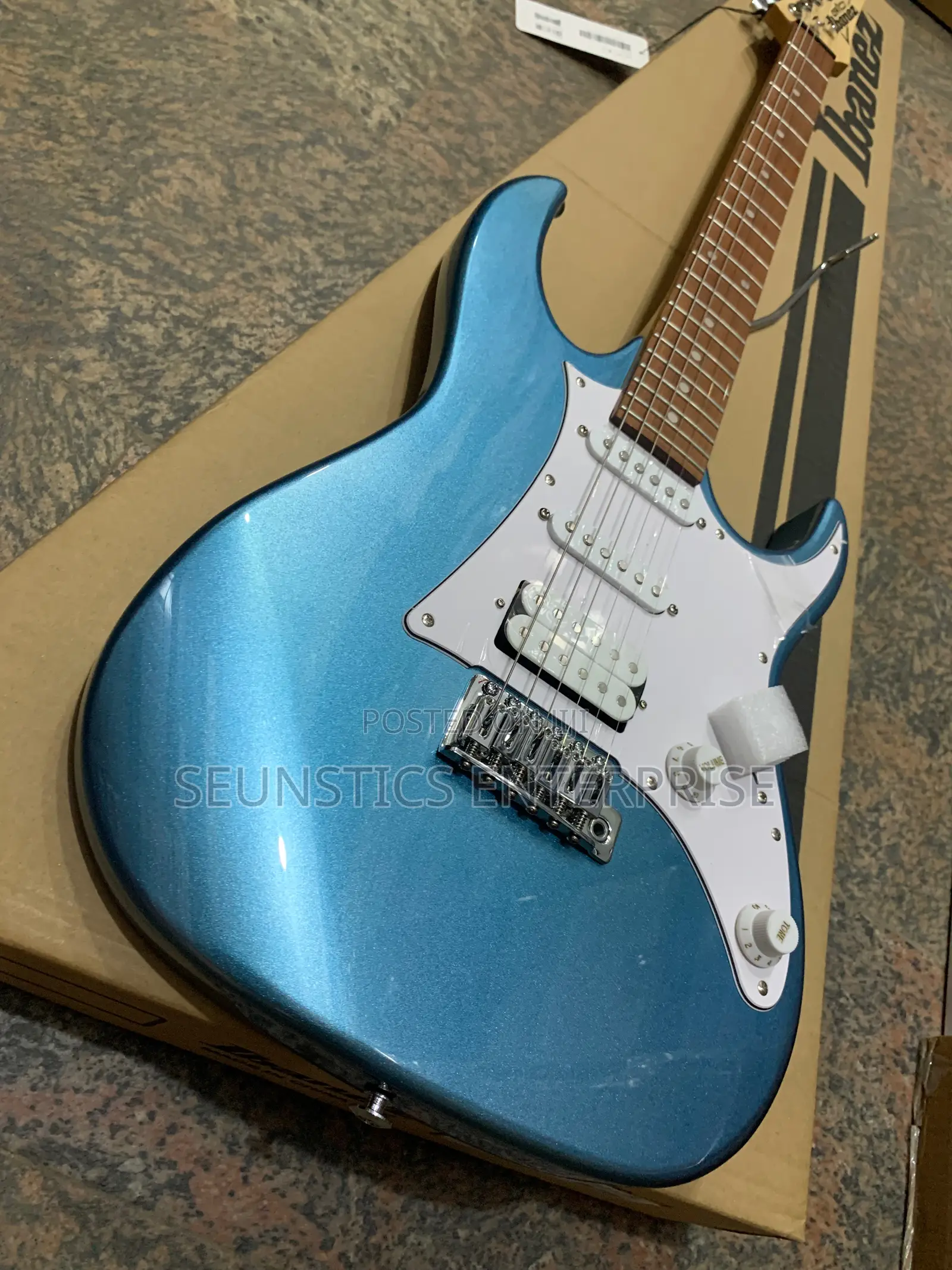 Quality Ibanez GRX 40 Lead Guitar