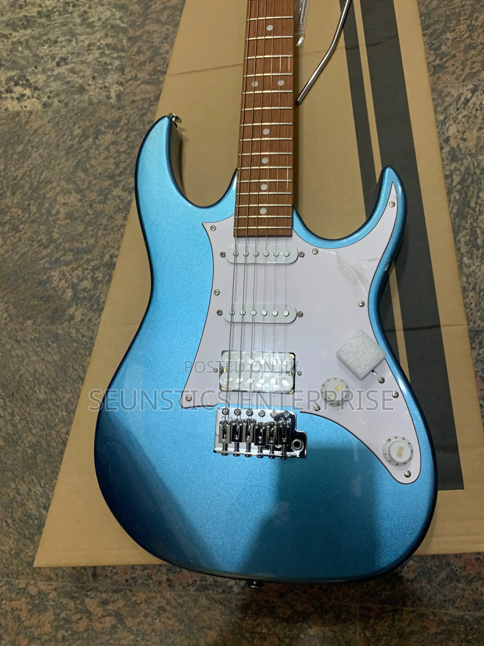 Quality Ibanez GRX 40 Lead Guitar
