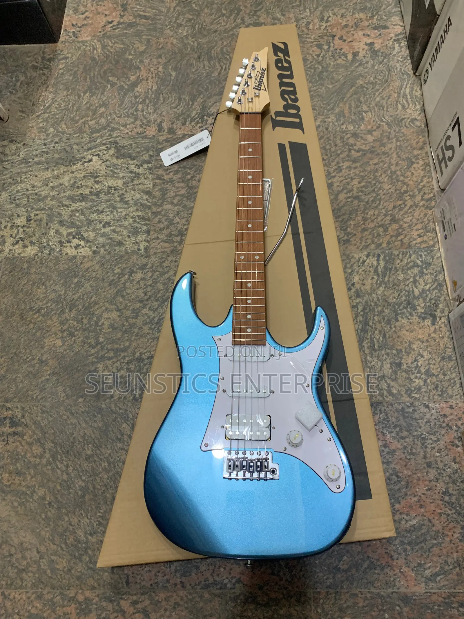 Quality Ibanez GRX 40 Lead Guitar