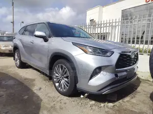 Toyota Highlander Platinum AWD 2023 Silver