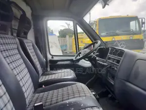 Peugeot Boxer 2005 Yellow
