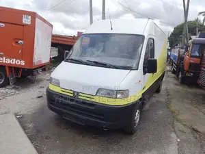 Peugeot Boxer 2005 Yellow