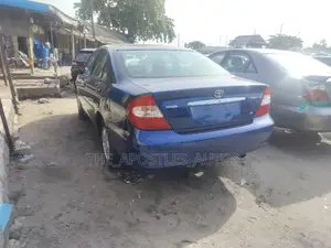 Toyota Camry LE 4dr Sedan (2.4L 4cyl 5A) 2005 Blue