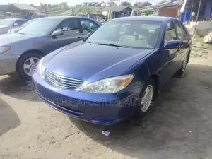 Toyota Camry LE 4dr Sedan (2.4L 4cyl 5A) 2005 Blue