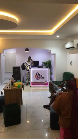 DJ Cover Stand