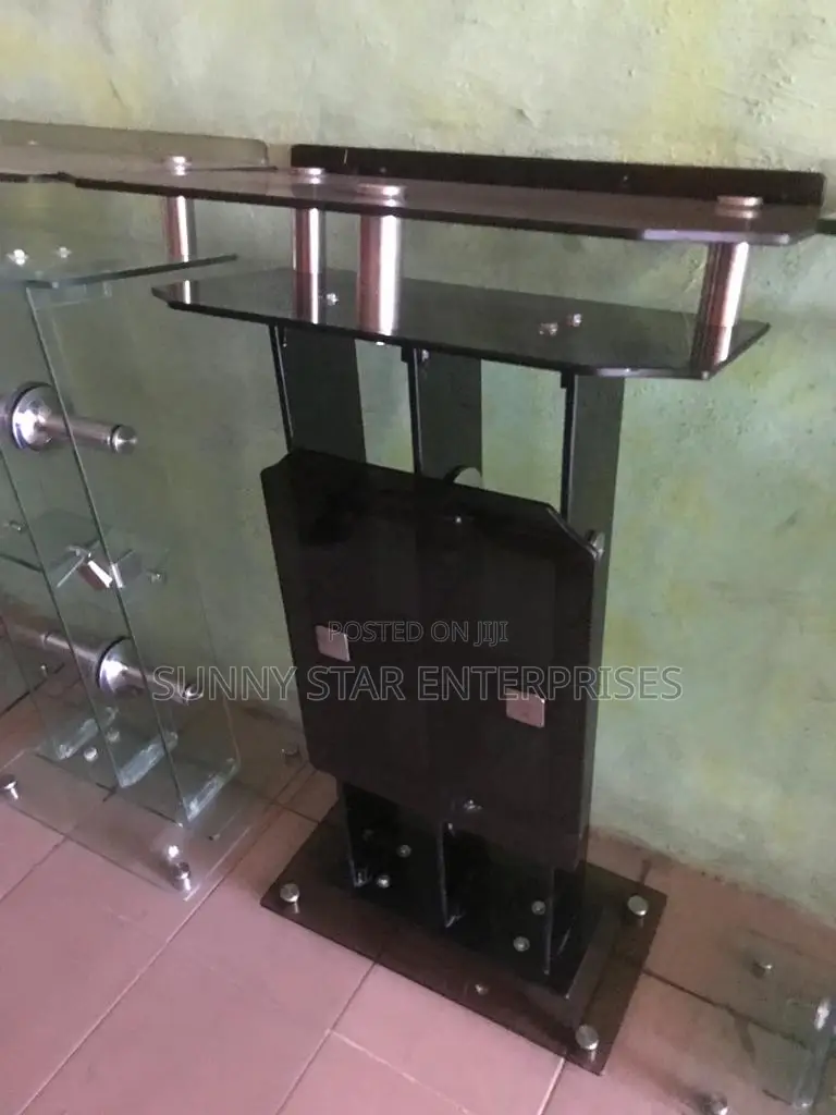 High Quality Thick Glass Pulpit
