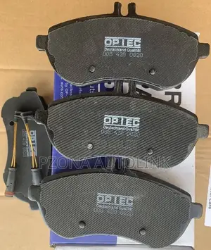 Front Brake Pad Set Fits Mercedes W212 W207 W204 S204