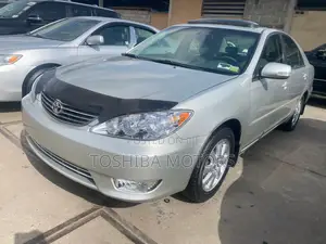 Toyota Camry 2005 Silver