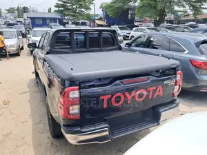 Toyota Hilux 2021 Blue